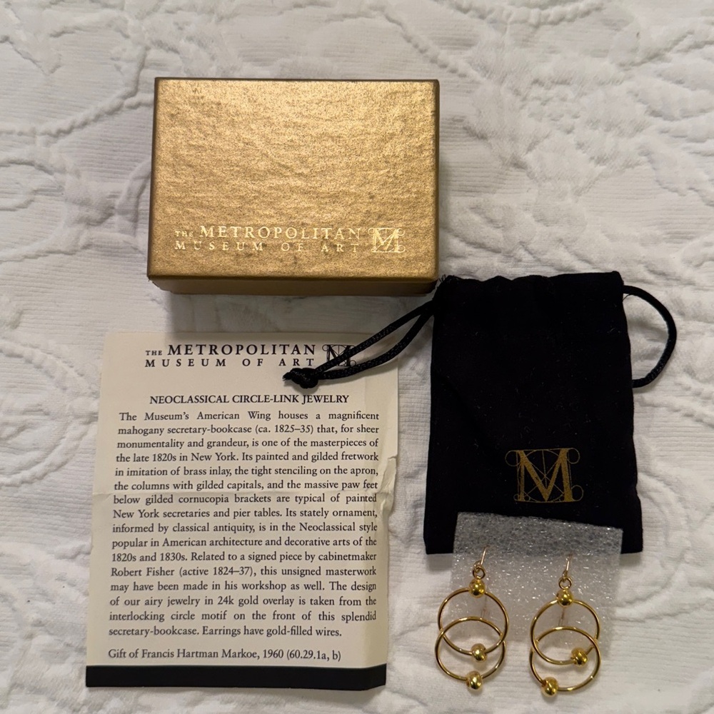 Metropolitan Museum of Art Gold Hoop Earrings with Box and dust bag